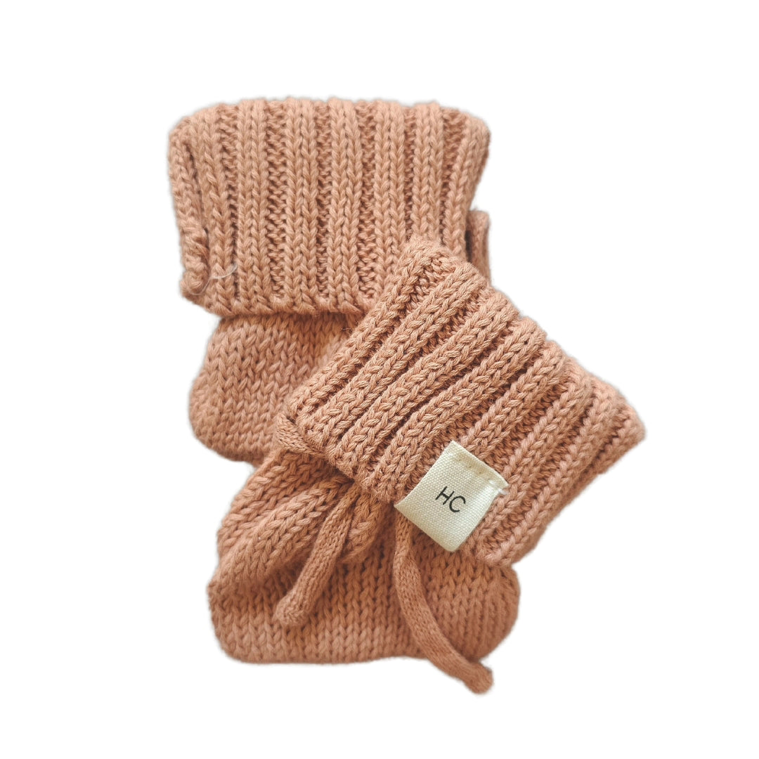 Dusty Clay organic cotton newborn booties, soft knitted baby booties for 0–3 months by Harper Clare.