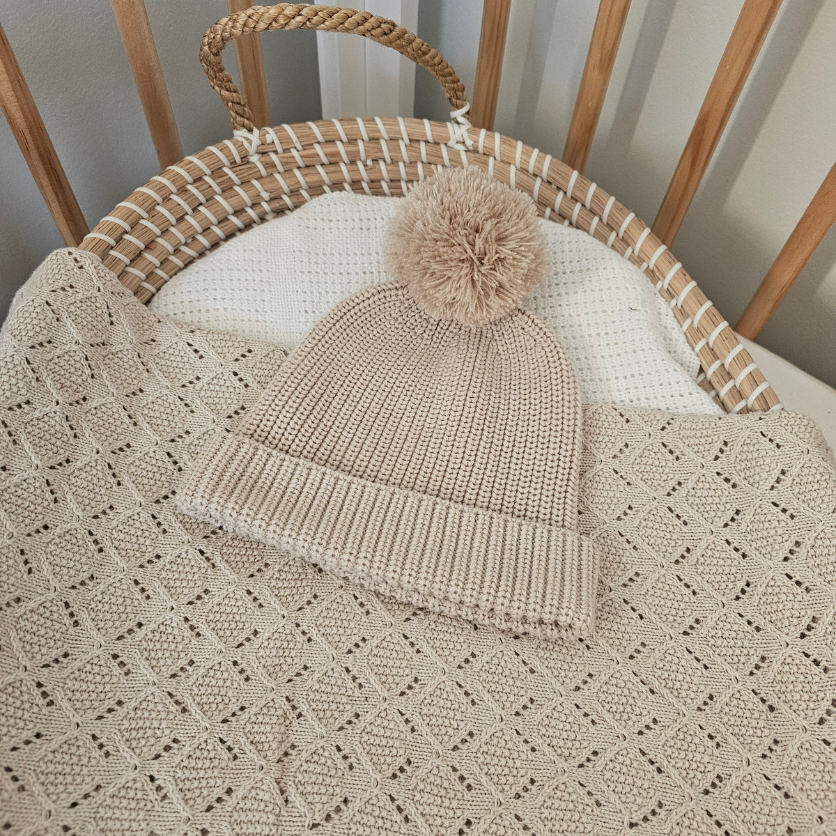 Organic cotton knitted baby beanie for newborns beige