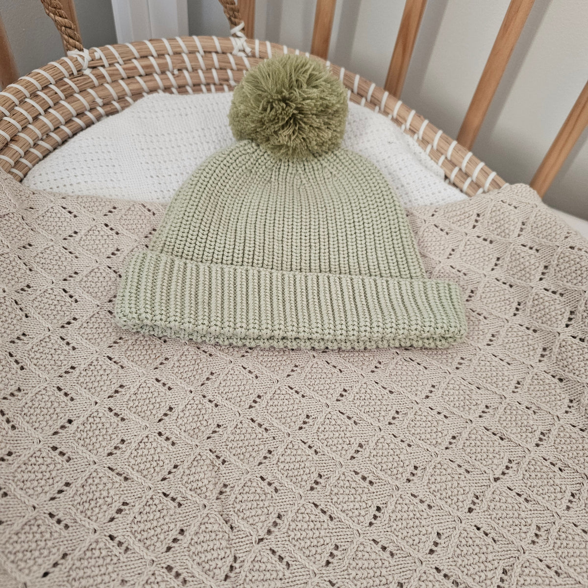 Organic cotton knitted baby beanie for newborns green